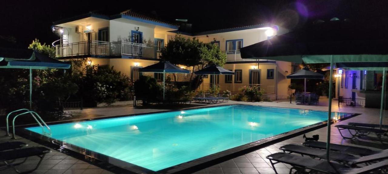 Blue White Apartments - Kefallonia Poolside Retreats Σπαρτιά Εξωτερικό φωτογραφία
