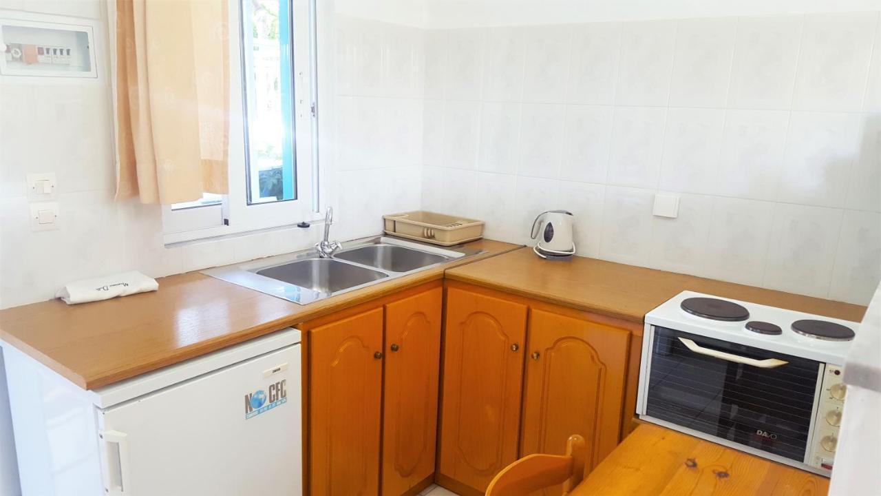 Blue White Apartments - Kefallonia Poolside Retreats Σπαρτιά Εξωτερικό φωτογραφία
