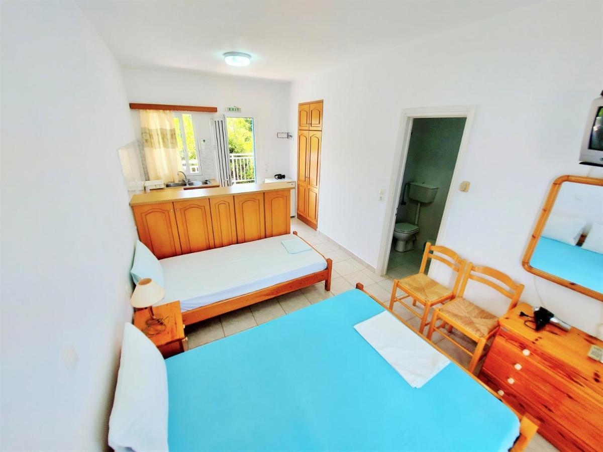 Blue White Apartments - Kefallonia Poolside Retreats Σπαρτιά Εξωτερικό φωτογραφία
