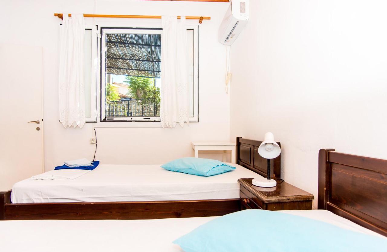 Blue White Apartments - Kefallonia Poolside Retreats Σπαρτιά Εξωτερικό φωτογραφία