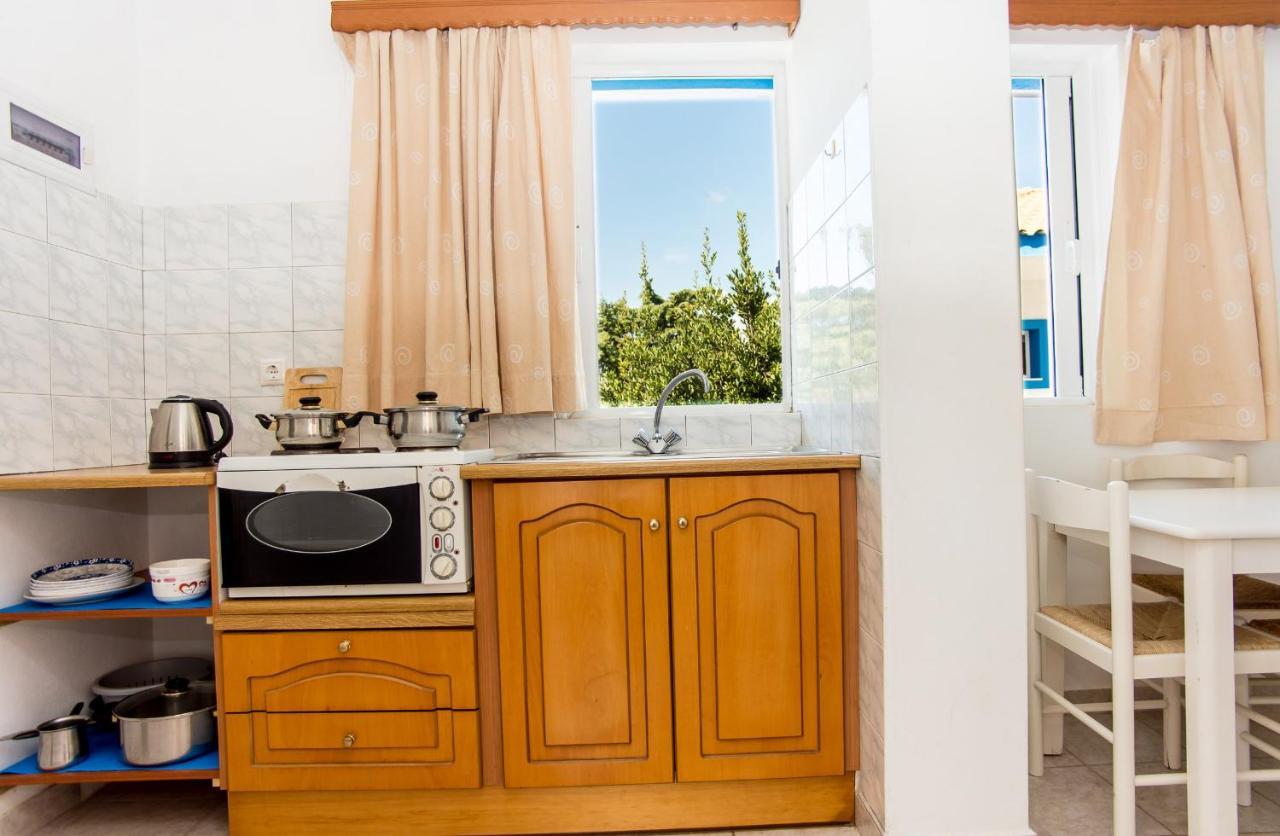 Blue White Apartments - Kefallonia Poolside Retreats Σπαρτιά Εξωτερικό φωτογραφία