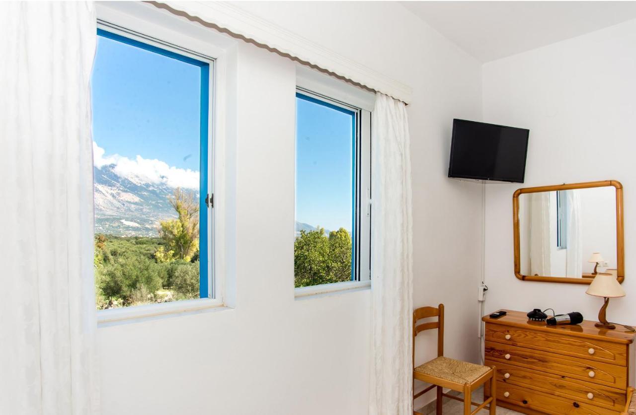 Blue White Apartments - Kefallonia Poolside Retreats Σπαρτιά Εξωτερικό φωτογραφία
