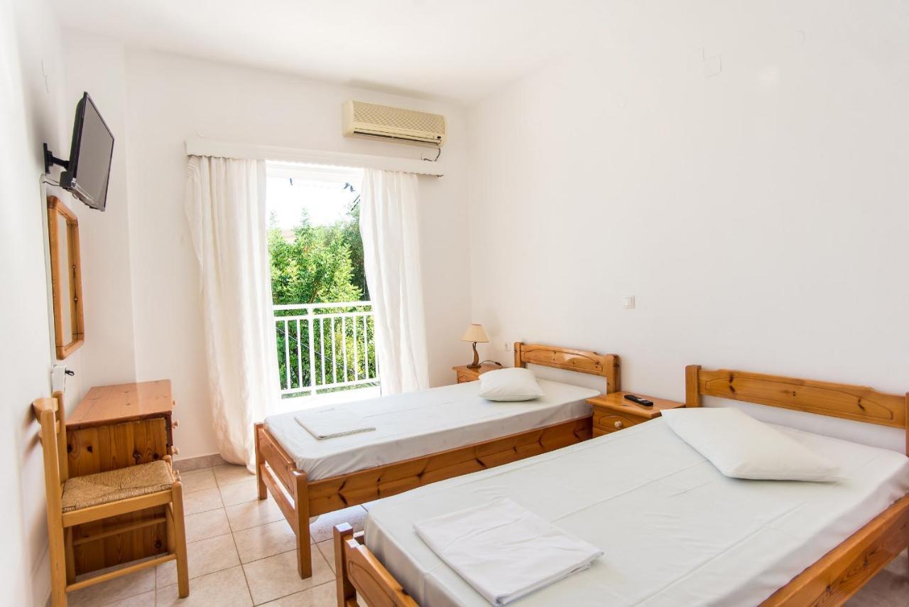 Blue White Apartments - Kefallonia Poolside Retreats Σπαρτιά Εξωτερικό φωτογραφία