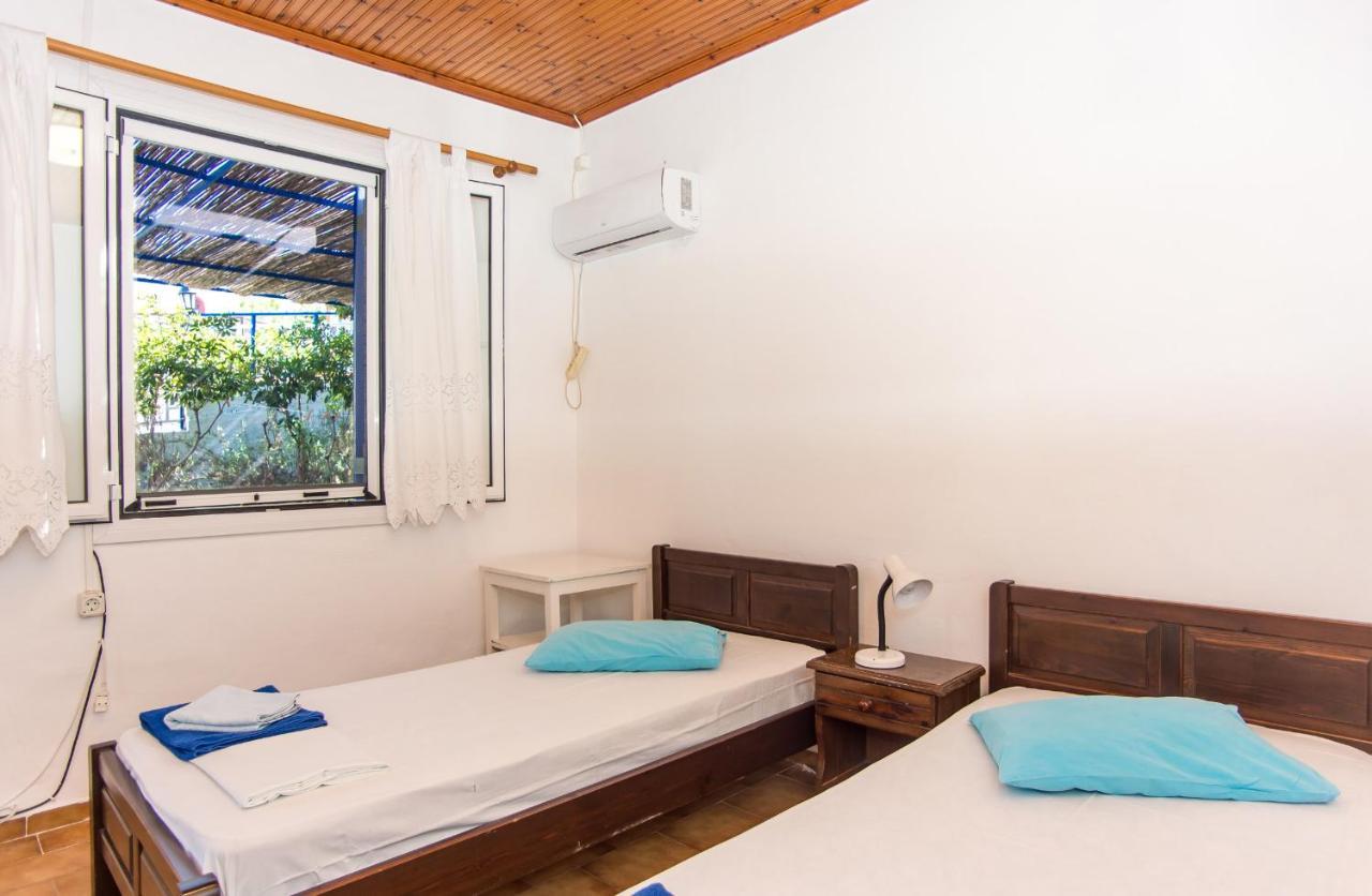 Blue White Apartments - Kefallonia Poolside Retreats Σπαρτιά Εξωτερικό φωτογραφία