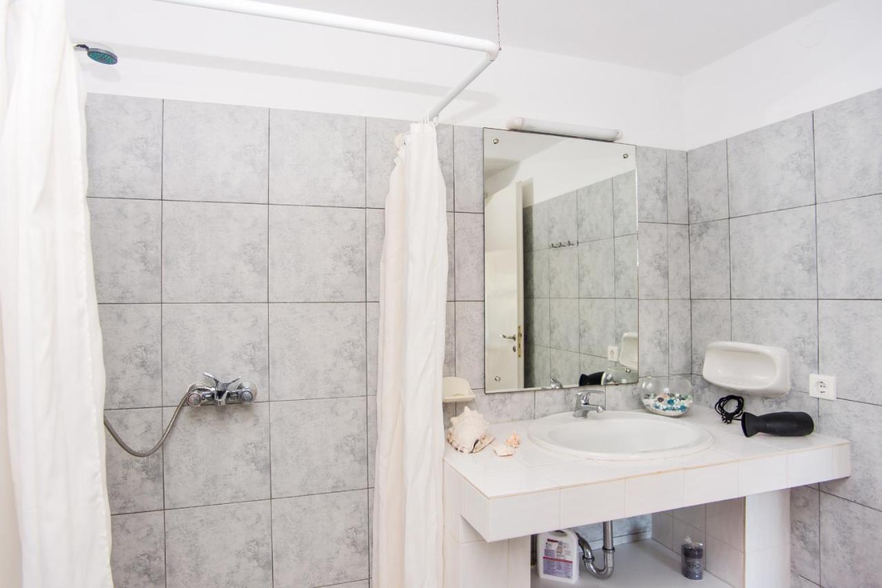 Blue White Apartments - Kefallonia Poolside Retreats Σπαρτιά Εξωτερικό φωτογραφία